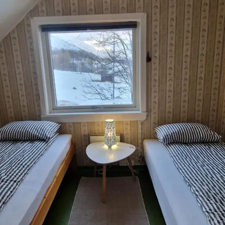Basecamp Djupvik, Lyngen Alps Panorama *