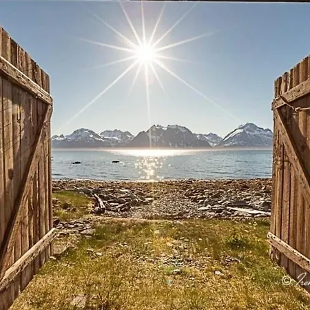 Basecamp Djupvik, Lyngen Alps Panorama Engnes