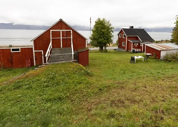 Semesterbostad Basecamp Djupvik, Lyngen Alps Panorama