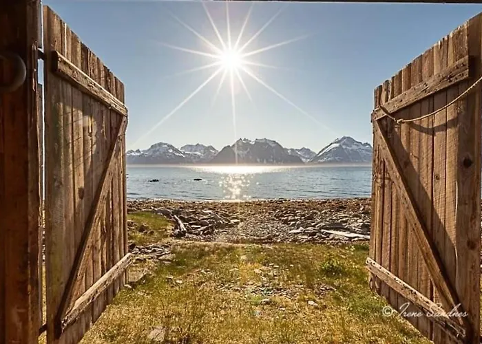 Basecamp Djupvik, Lyngen Alps Panorama Engnes